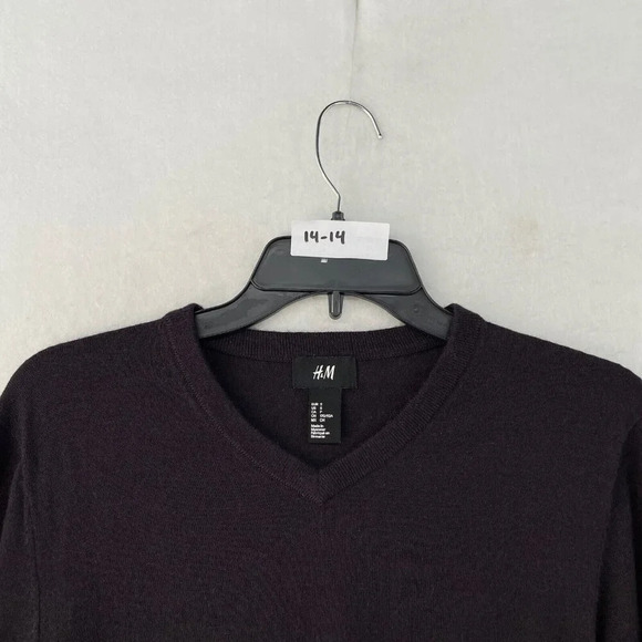 H&M Sweater Men's Sz S Dark Purple Pullover Cashmere V-neck Long Sleeve Stretch - Picture 12 of 12